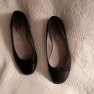 Life Stride Soft System flats